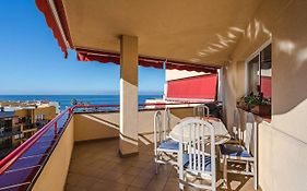 Cozy Beachfront Flat With Pool & Panoramic Sea View Terrace