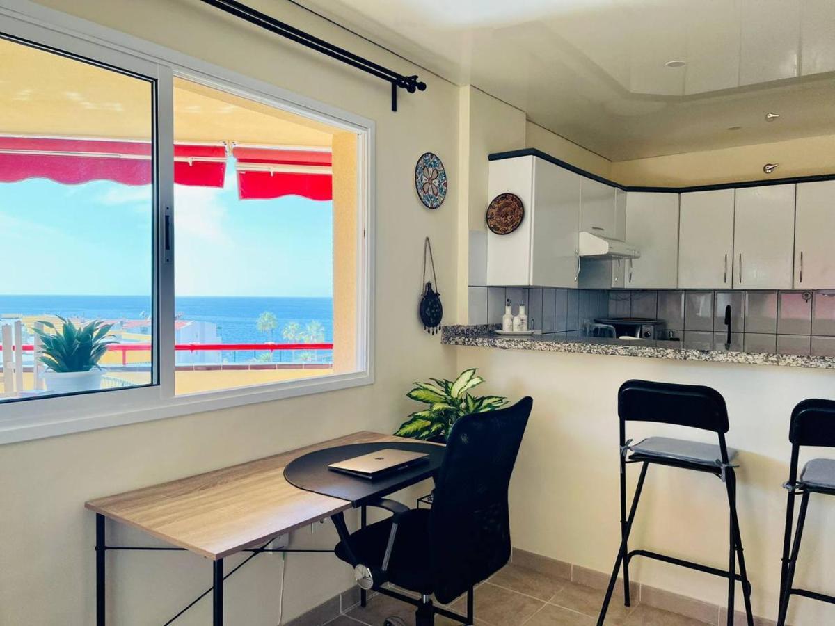 Appartement Cozy Beachfront Flat With Pool & Panoramic Sea View Terrace à Puerto de Santiago  Extérieur photo